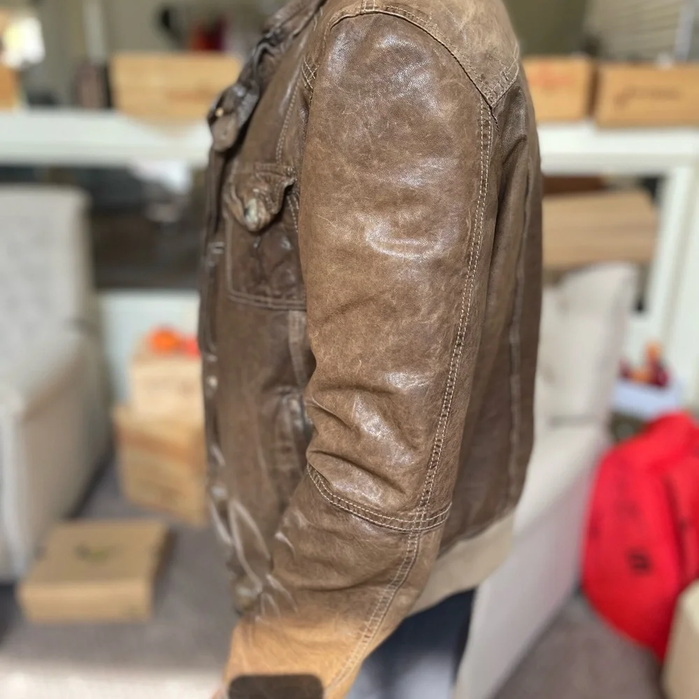 Leather jacket - Picture 2 of 4